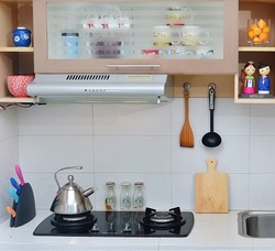 Tips Memotret Dapur Mungil yang Berantakan