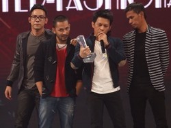 Ariel Sakit, Tur Amerika NOAH Ditunda