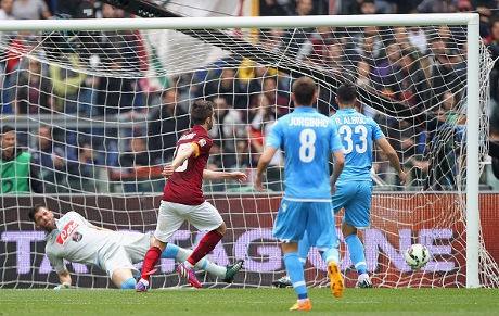 Roma Menang Tipis Atas Napoli