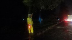 Hebat Pak Polisi ini, di Rancaekek Hingga Dini Hari Tetap Atur Lalin