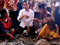 Berharap Presiden Jokowi Batalkan Perpres DP Mobil Pejabat Rp 210 Juta