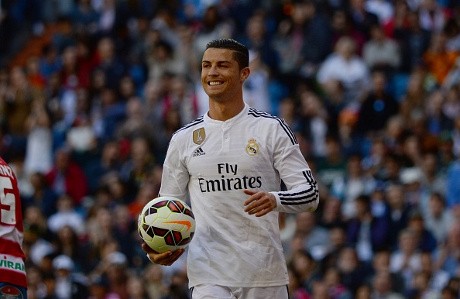 Bikin Lima Gol, Ronaldo Lewati Messi