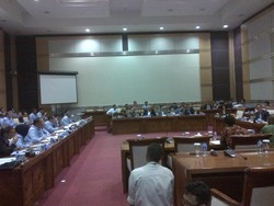 Raker Komisi III, Loyalis Ical Sentil Menkum Yasonna Soal Konflik Golkar