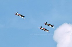 Jelang HUT TNI AU 9 April, Tim Aerobatik Jupiter Berlatih di Halim