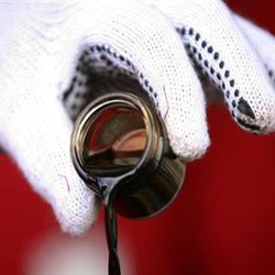 Fenomena Aneh Terjadi Pada Harga BBM Impor Singapura