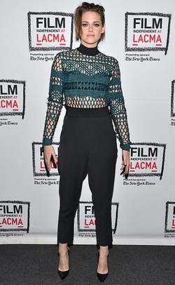 Robert Pattinson Akan Menikah, Kristen Stewart Sibuk Promo Film Baru