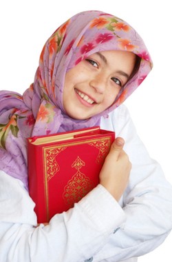 4 Tips Memilih Jilbab yang Nyaman untuk Anak