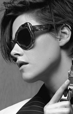 Sosok Dewasa dan Edgy Kristen Stewart dalam Koleksi Terbaru Chanel