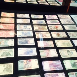 Ini Proses Pembuatan Uang Kertas di Pabrik Peruri