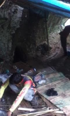 Begini Perjuangan para Penambang Akik Garut di Perbukitan di Bungbulang