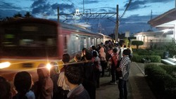 Menjajal Jalur Baru Commuter Line Nambo-Duri, Penumpang Padat di Cibinong