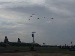 KSAU Terpesona Lihat Atraksi Tim Jupiter di Geladi Bersih HUT TNI AU