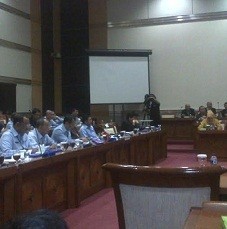 F-PDIP dan Golkar Berdebat Saat Raker Komisi III dengan Menkum Dilanjutkan