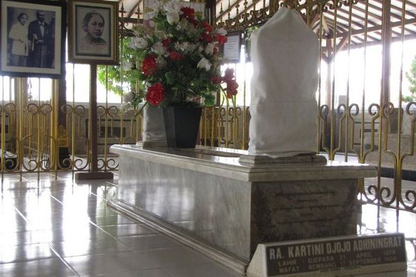 Makam Perempuan Paling Penting di Indonesia