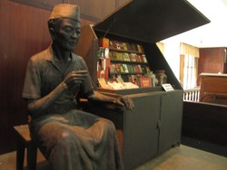 Mengintip Peradaban Rokok Indonesia di Museum Kretek Kudus