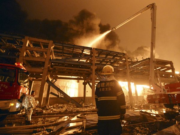 Ledakan Guncang Pabrik Kimia Kontroversial di China