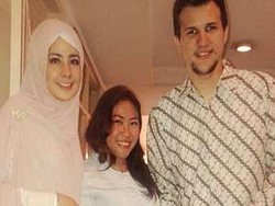 19 April Risty Tagor dan Stuart Collin Akan Langsungkan Pernikahan?