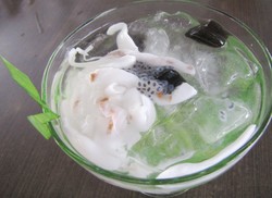 Melepas Dahaga dengan Es Cincau di Pringsewu