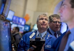 Wall Street Kinclong di Awal Pekan
