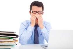 Waspada, Pancaran Lampu LED di HP Berisiko Merusak Mata