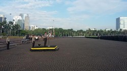 Polda Metro Gelar Pasukan Pengamanan Peringatan KAA di Monas