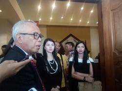 Didampingi Nadia Saphira, OC Kaligis Beberkan Blunder Yusril Ihza Mahendra