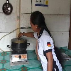 Hebat, Warga Pelosok di Sumba Masak Pakai Gas Gratis dari Kotoran Hewan