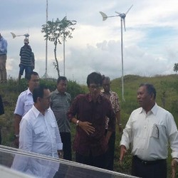 Andalkan Angin, Warga Pelosok Sumba Bisa Nikmati Listrik