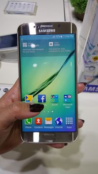 Aura Kemewahan Galaxy S6 Edge Emas