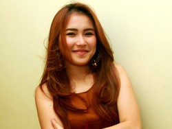 Ayu Ting Ting Beli Alphard Agar Anggota Geng Bisa Masuk