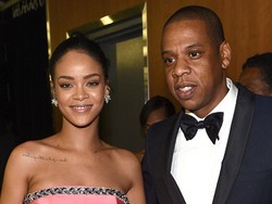 Jay Z Dikabarkan Punya Ponsel Rahasia untuk Hubungi Rihanna