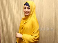 Cantiknya Risty Tagor Berhijab Syar'i