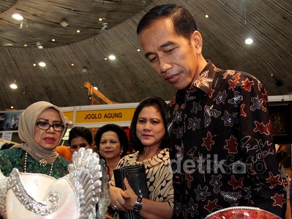Jokowi Tinjau Pameran Inacraft 2015