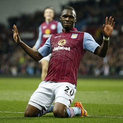 Benteke Panas, Selamatkan Villa