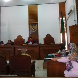 Saksi Ahli: Pimpinan KPK Berwenang Tetapkan Siapapun Jadi Penyidik