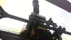 Penampakan Kaki Patung Pemuda yang Dibolongi untuk Markas Bor Raksasa MRT