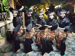 Wow! Gadis-gadis Cantik Ini Jago Silat & Debus Banten