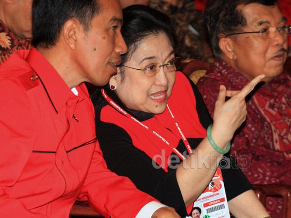 Duduk Berdampingan, Jokowi-Mega Mesra