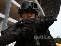 Aksi Paspampres Hadapi Teror KAA