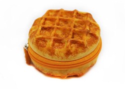 Hmm, Aroma Waffle yang Menggoda Bisa Tercium dari Dompet Ini!