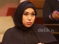 Ini Perempuan Berhijab yang Dekat dengan Olga