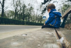 Empat Malam Tersesat di Hutan, Anak dengan Autisme Ini Berhasil Ditemukan