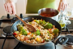 Agar Makanan Tak Mudah Terkontaminasi Bakteri, Hindari Hal Ini Saat Memasak