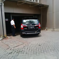 Politikus PDIP Adriansyah Ditangkap, 2 Mobil Masuk ke Basement KPK