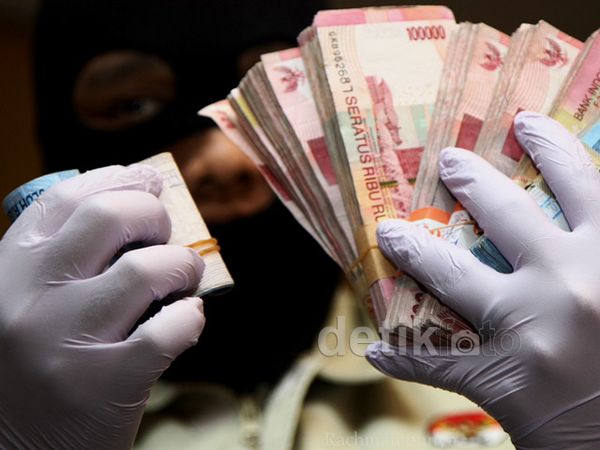 KPK Tunjukkan Bukti Penyuapan Anggota DPR Adriansyah