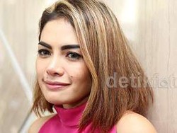 Terima Poligami, Nikita Mirzani Tak Masalah Dinikahi Pria Beristri