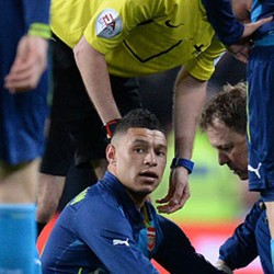 Chamberlain Cedera Lagi, Wenger Bakal Cari Solusi Terbaiknya