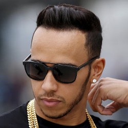 Hamilton Tak Mau Buru-buru Teken Kontrak Baru