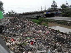 Menyambangi Wilayah Kumuh di Bekasi, Ada Orang yang Terpaksa Tinggal Demi Hidup