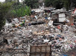 Pengakuan Mereka yang Tinggal di Tumpukan Sampah di Bekasi: Ini Bukan Pilihan!